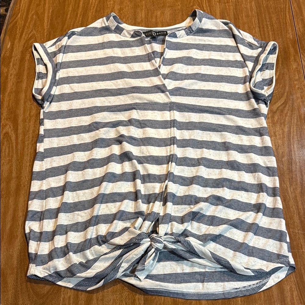 Fred David Gray Blue Tie Front Cap Sleeve Tee